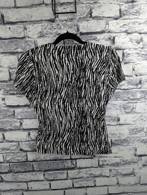 Joneswear Black & White Top